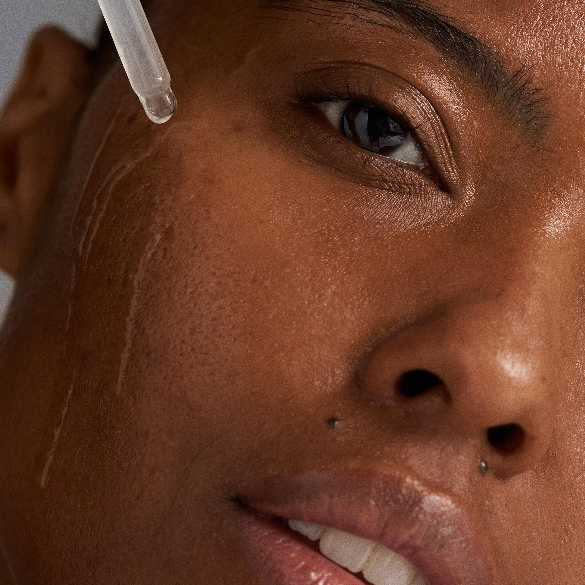 circular hydration serum with hyaluronic acid